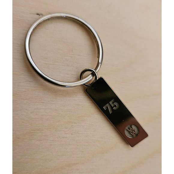 Weight Watchers 75 Lb Achievement Metal Keychain Hang Tag Charm Orange Milestone - Picture 2 of 3